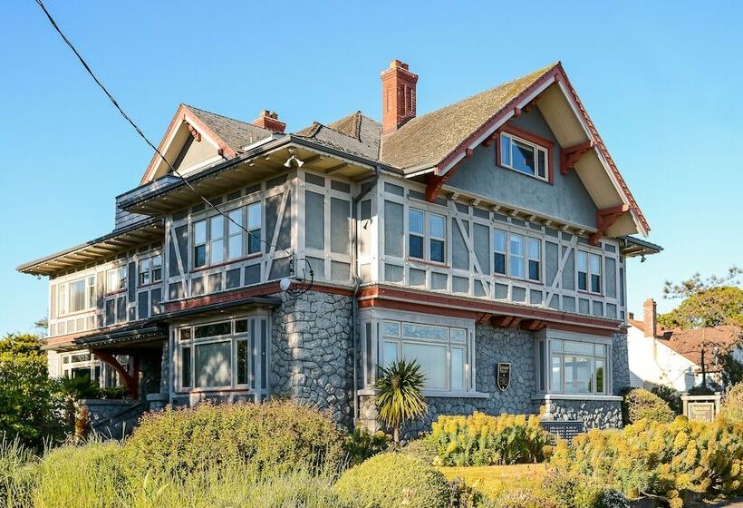 호텔 Dashwood Manor Seaside Bed & Breakfast