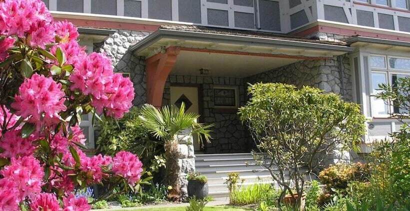 호텔 Dashwood Manor Seaside Bed & Breakfast