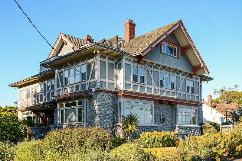 호텔 Dashwood Manor Seaside Bed & Breakfast