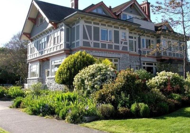 호텔 Dashwood Manor Seaside Bed & Breakfast