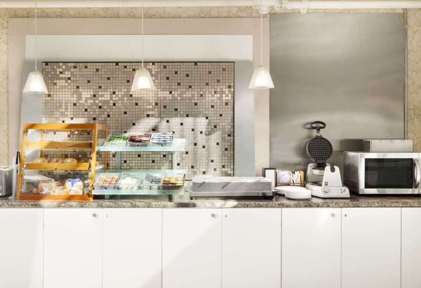 فندق Days Inn By Wyndham Lethbridge