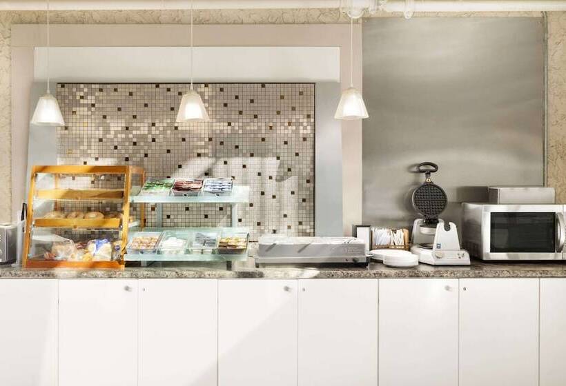 فندق Days Inn By Wyndham Lethbridge