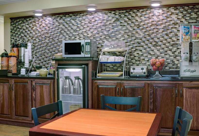 ホテル Days Inn By Wyndham Macon I475