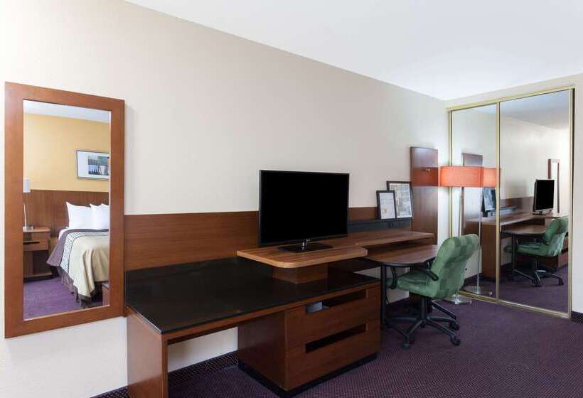 فندق Days Inn By Wyndham Mission Valley Sdsu