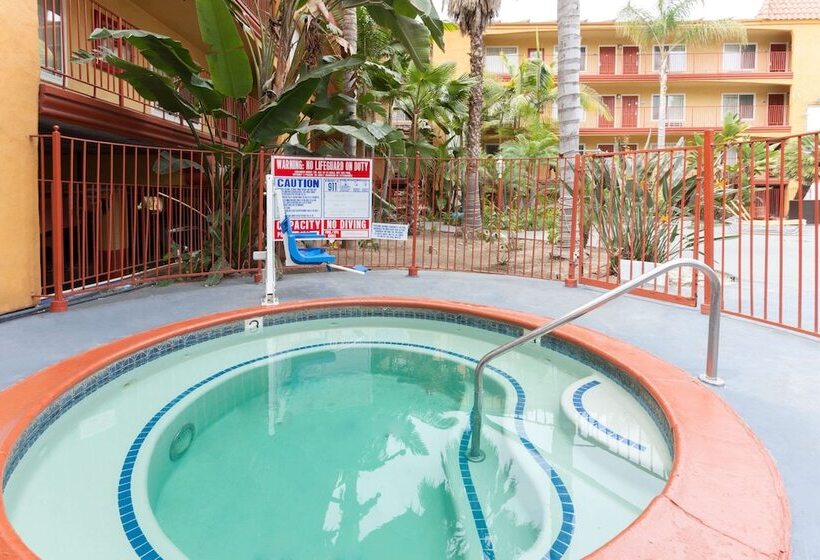 فندق Days Inn By Wyndham Mission Valley Sdsu