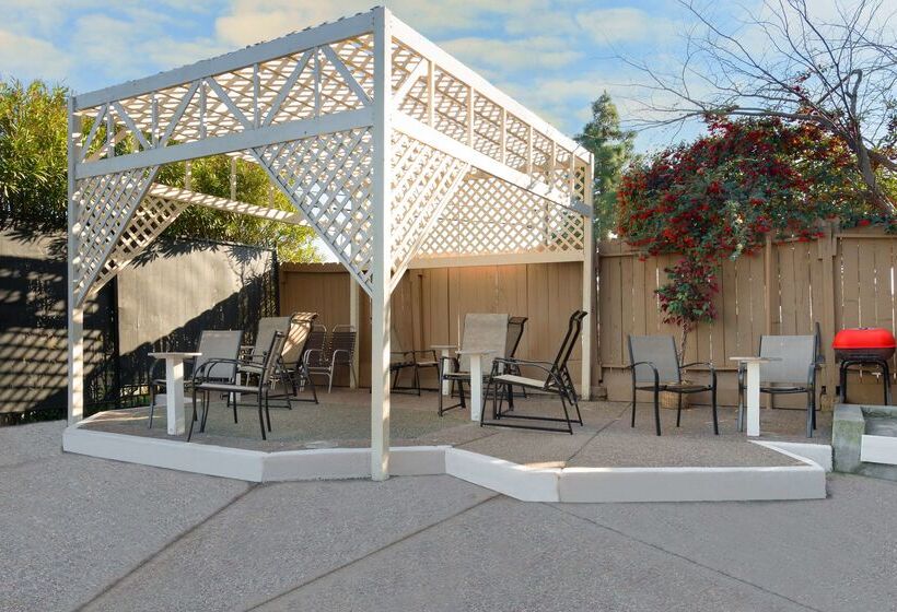 호텔 Days Inn By Wyndham Pinole Berkeley