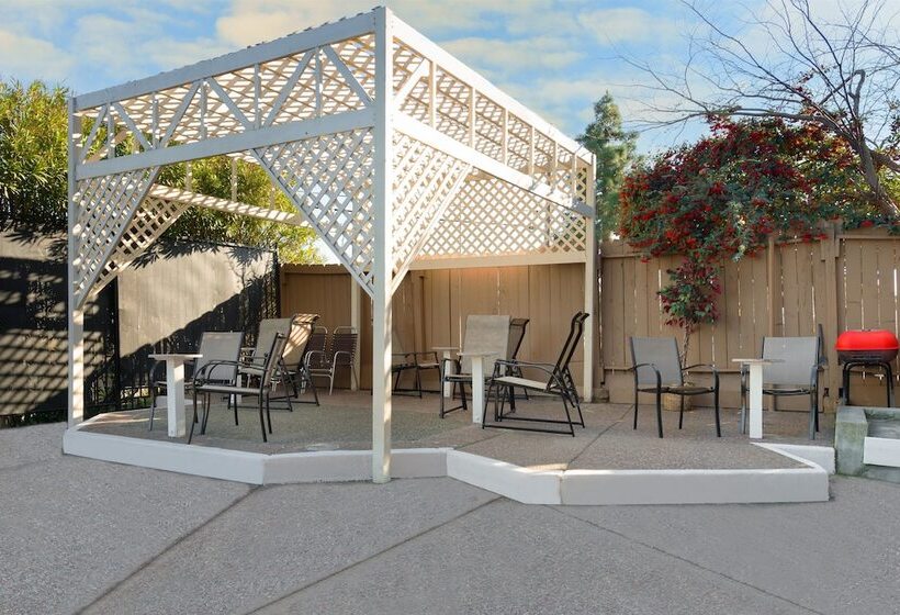 호텔 Days Inn By Wyndham Pinole Berkeley