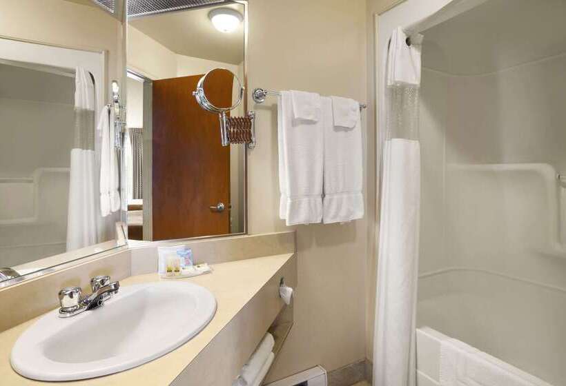 فندق Days Inn By Wyndham Riviereduloup