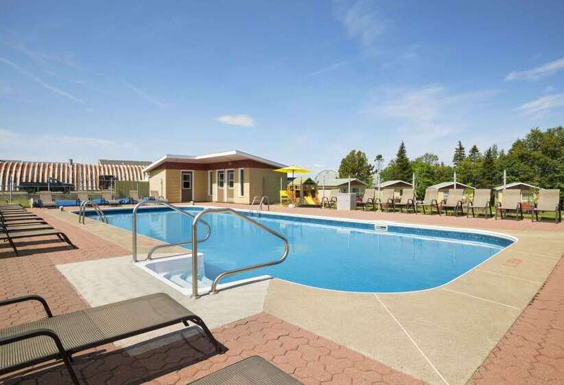 בית מלון כפרי Days Inn By Wyndham Riviereduloup