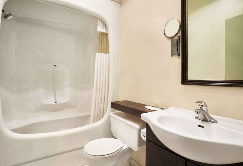 호텔 Days Inn By Wyndham Ste. Helene De Bagot