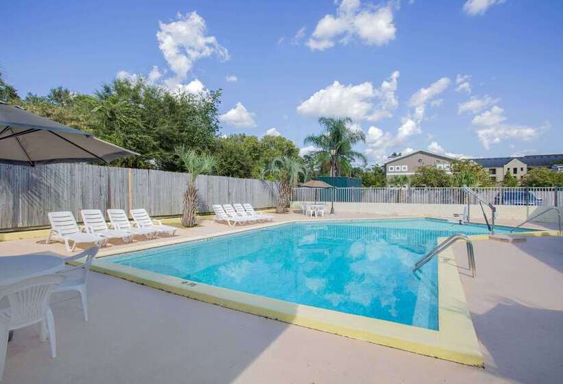 فندق Days Inn By Wyndham Tallahassee University Center