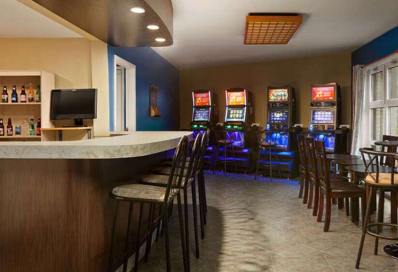 فندق Days Inn By Wyndham Troisrivieres