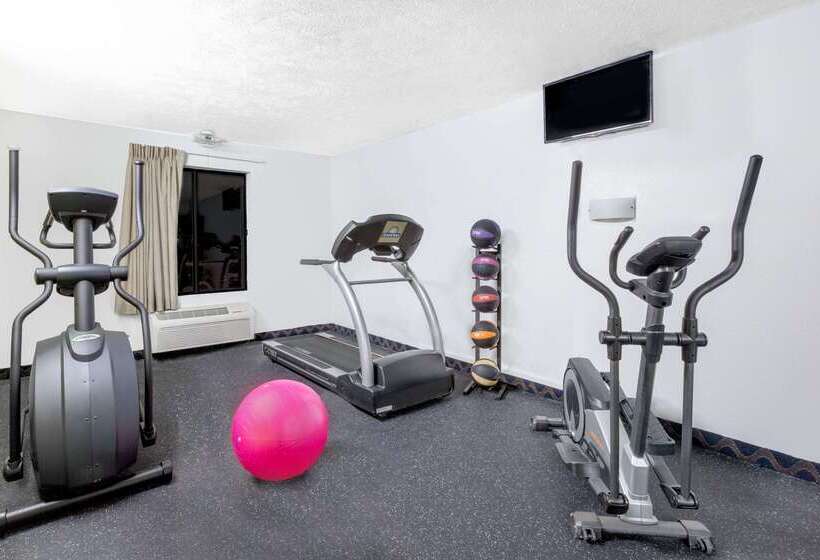 فندق Days Inn By Wyndham Warrensburg