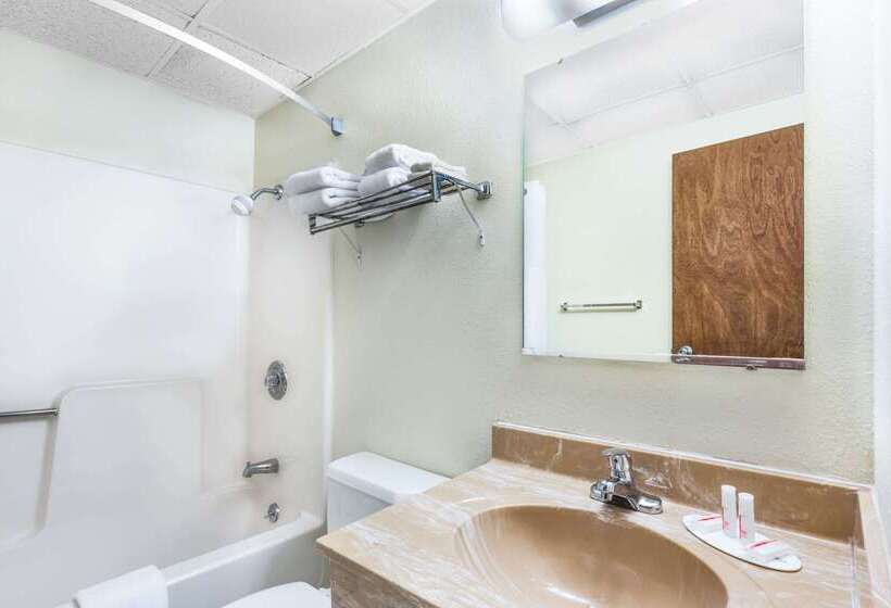 فندق Days Inn By Wyndham Warrensburg