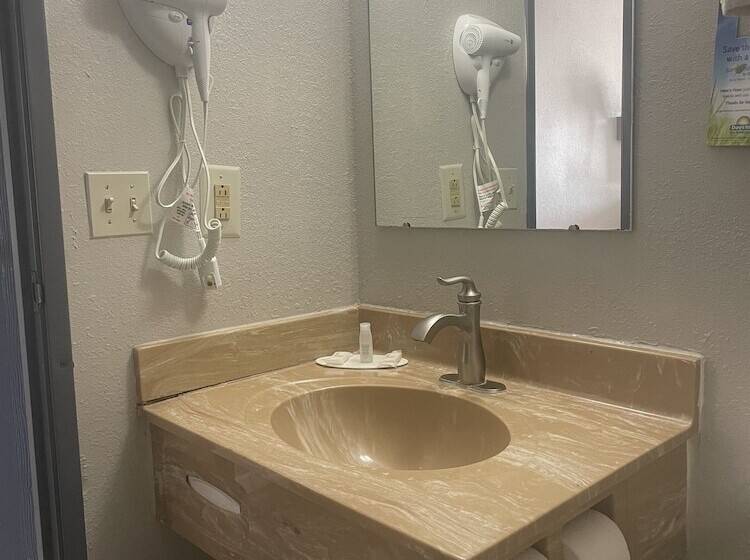 فندق Days Inn By Wyndham Warrensburg