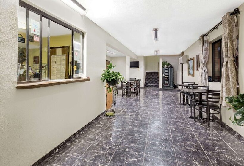 فندق Days Inn By Wyndham Warrensburg