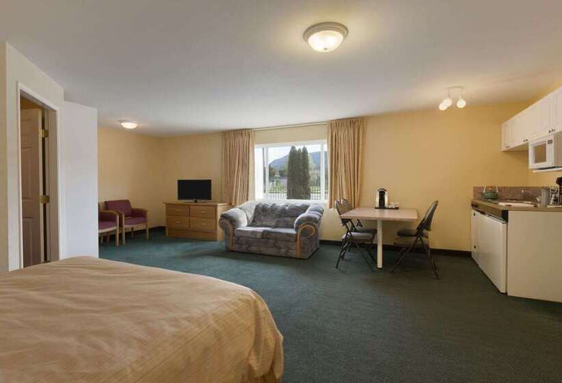 בית מלון כפרי Days Inn By Wyndham Penticton Conference Centre