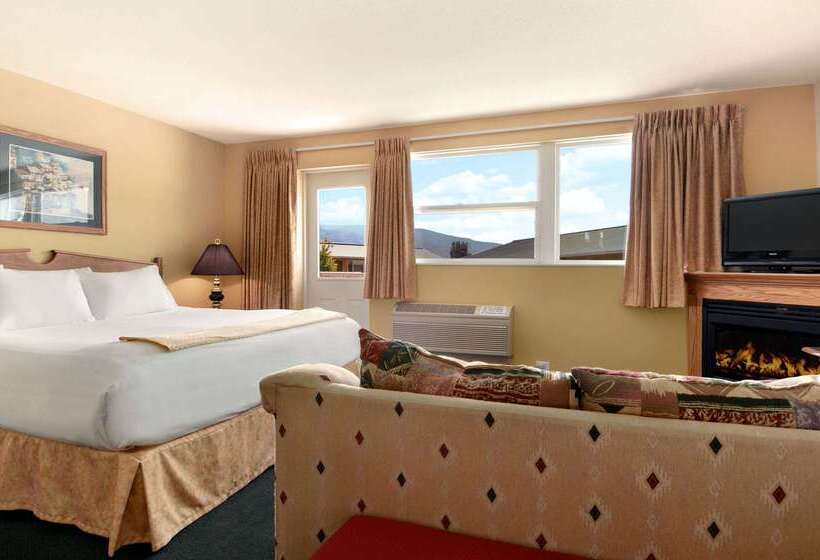 בית מלון כפרי Days Inn By Wyndham Penticton Conference Centre