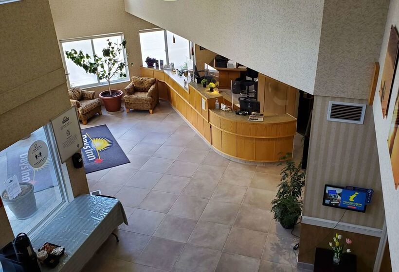 בית מלון כפרי Days Inn By Wyndham Penticton Conference Centre