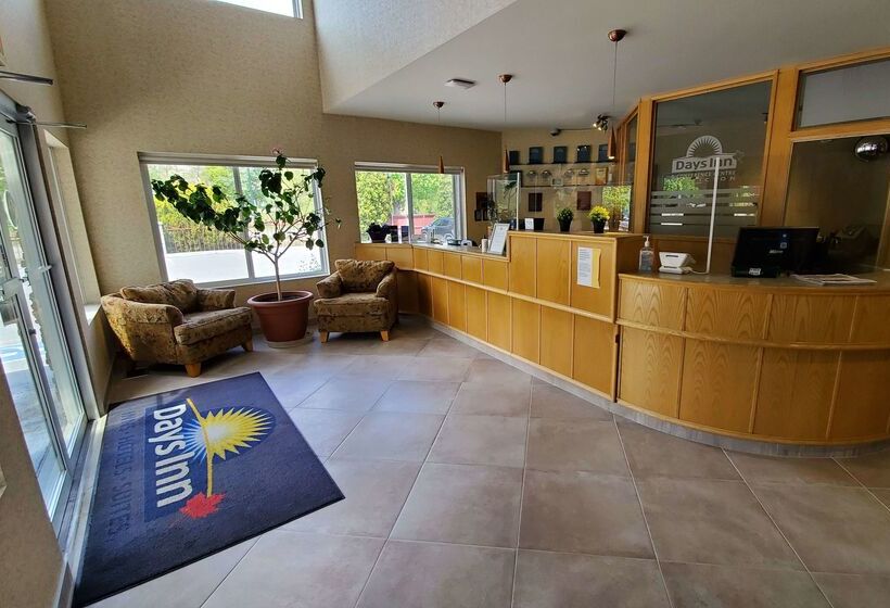 בית מלון כפרי Days Inn By Wyndham Penticton Conference Centre