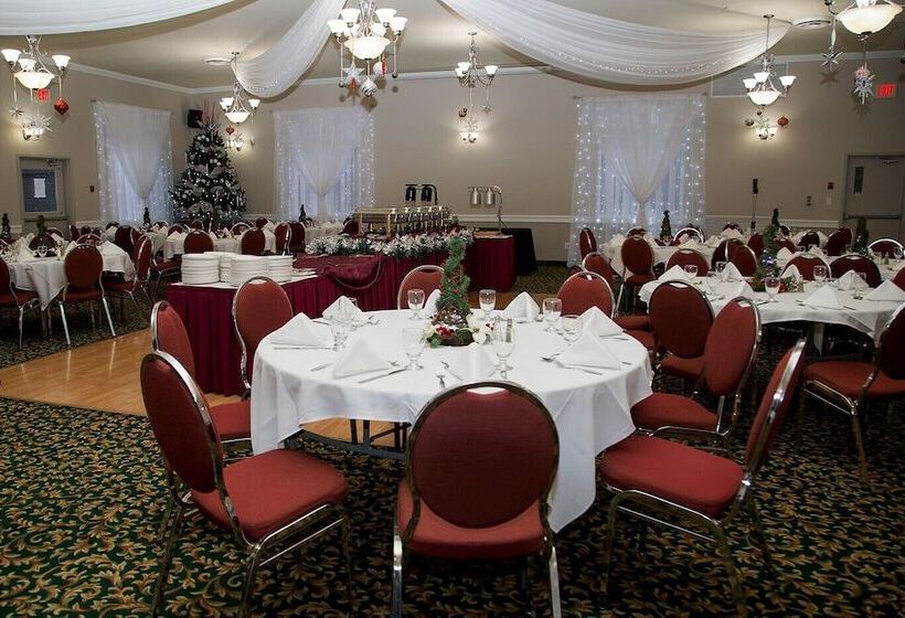 בית מלון כפרי Days Inn By Wyndham Penticton Conference Centre