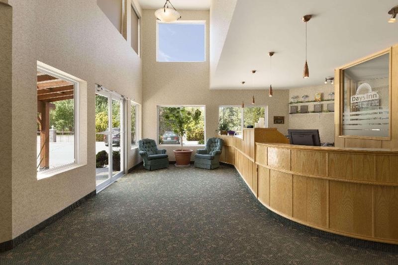 בית מלון כפרי Days Inn By Wyndham Penticton Conference Centre