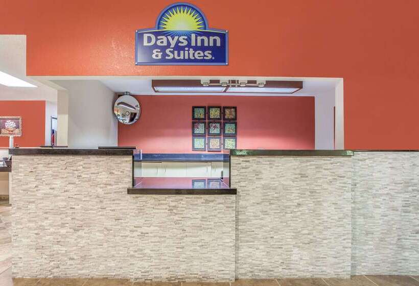 Отель Days Inn & Suites By Wyndham Mt Pleasant