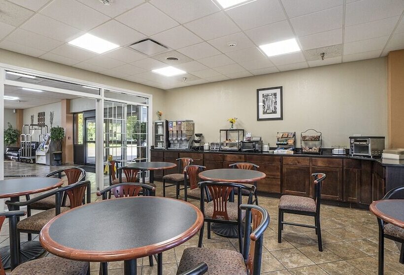 酒店 Days Inn & Suites By Wyndham Mt Pleasant