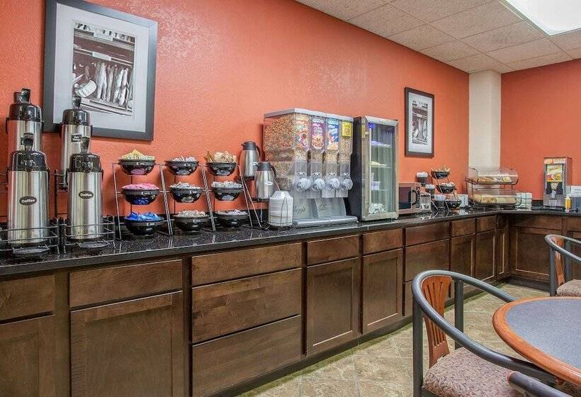 酒店 Days Inn & Suites By Wyndham Mt Pleasant