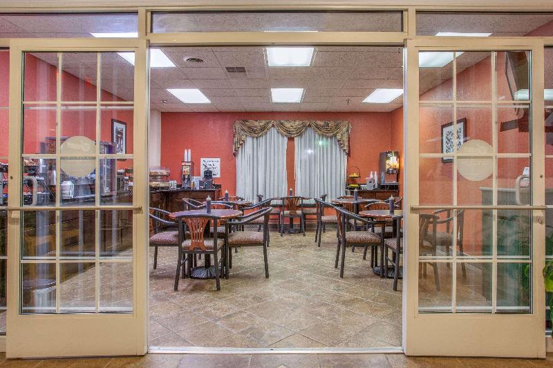 酒店 Days Inn & Suites By Wyndham Mt Pleasant