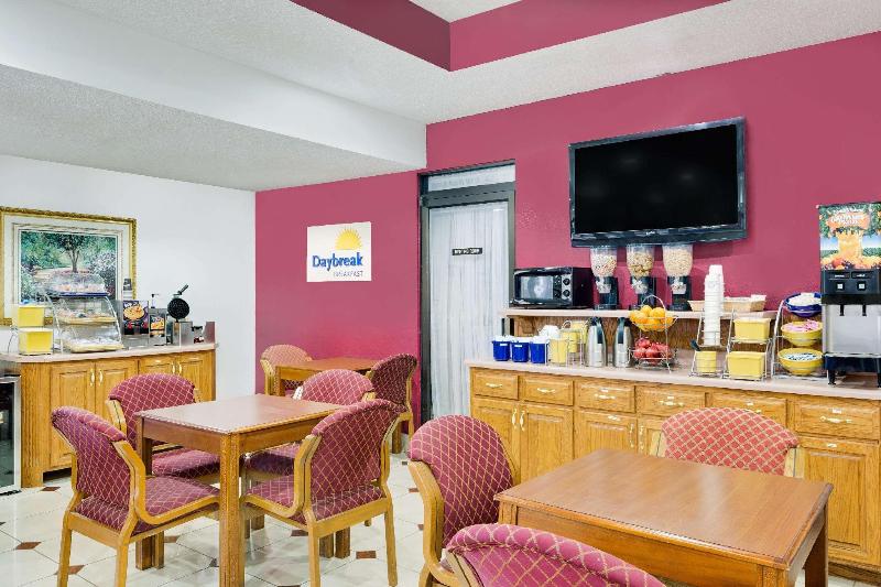 فندق Days Inn & Suites By Wyndham Starkville