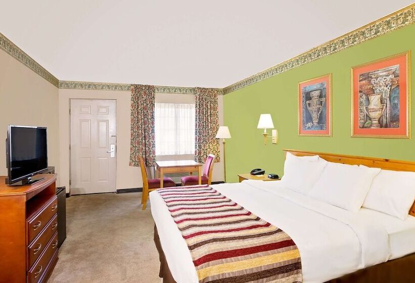 فندق Days Inn & Suites By Wyndham Starkville