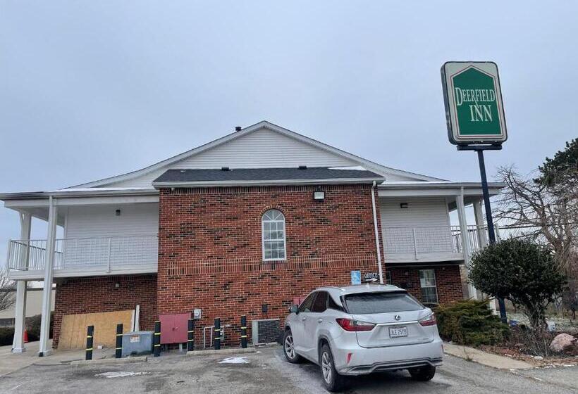 בית מלון כפרי Deerfield Inn