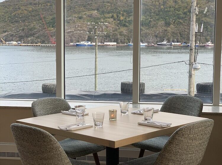 ホテル Doubletree By Hilton St. John S Harbourview