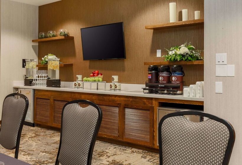 호텔 Doubletree Suites By Hilton  Sacramento – Rancho Cordova