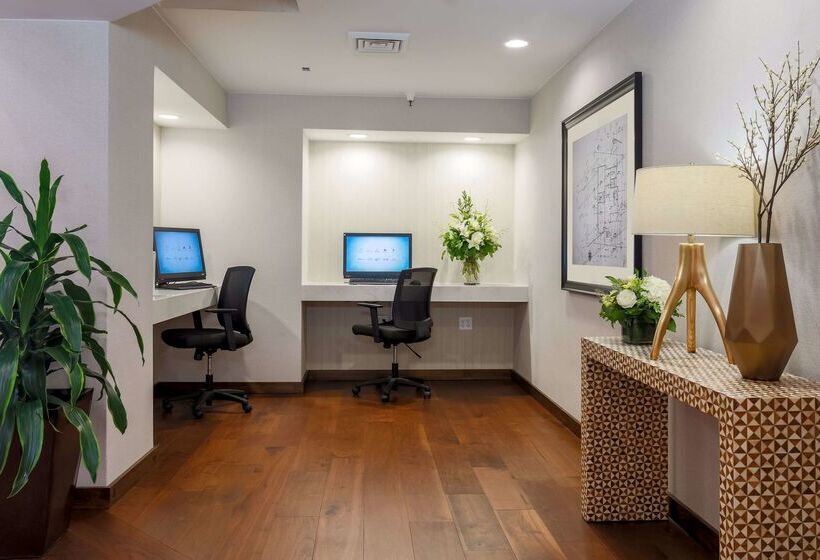 호텔 Doubletree Suites By Hilton  Sacramento – Rancho Cordova