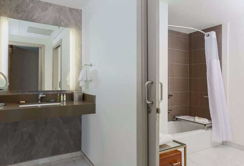 בית מלון כפרי Doubletree Suites By Hilton  Sacramento – Rancho Cordova