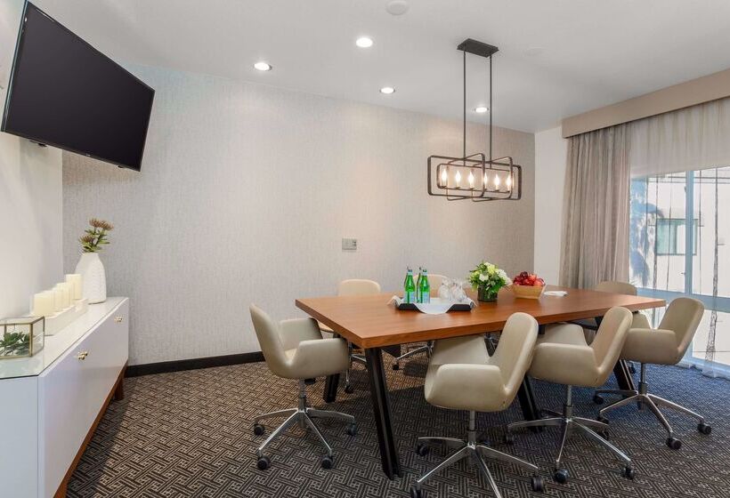 호텔 Doubletree Suites By Hilton  Sacramento – Rancho Cordova