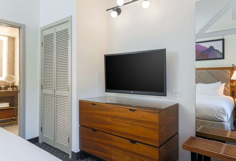 בית מלון כפרי Doubletree Suites By Hilton  Sacramento – Rancho Cordova