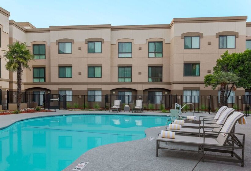 호텔 Doubletree Suites By Hilton  Sacramento – Rancho Cordova