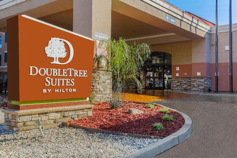 호텔 Doubletree Suites By Hilton  Sacramento – Rancho Cordova