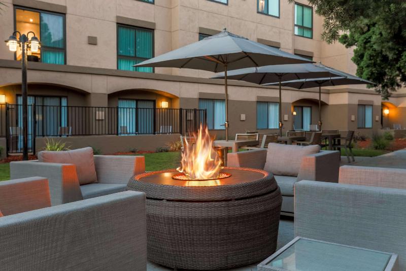 호텔 Doubletree Suites By Hilton  Sacramento – Rancho Cordova