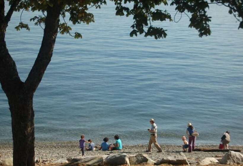 בית מלון כפרי Driftwood Inn