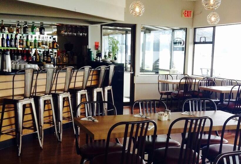 בית מלון כפרי Driftwood Inn