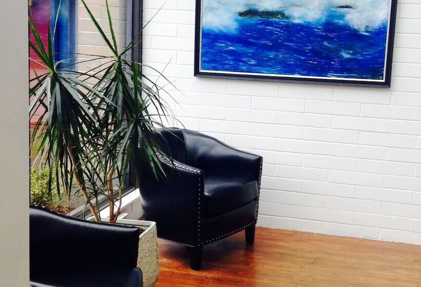 בית מלון כפרי Driftwood Inn