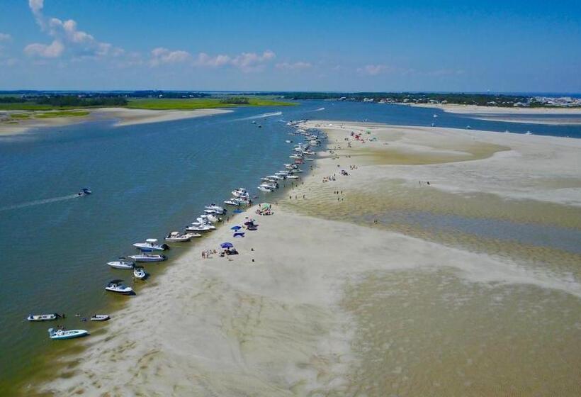 בית מלון כפרי Dunes Inn & Suites Tybee Island