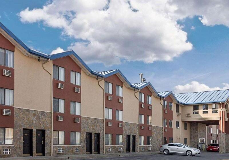 هتل Econo Lodge Black Hills