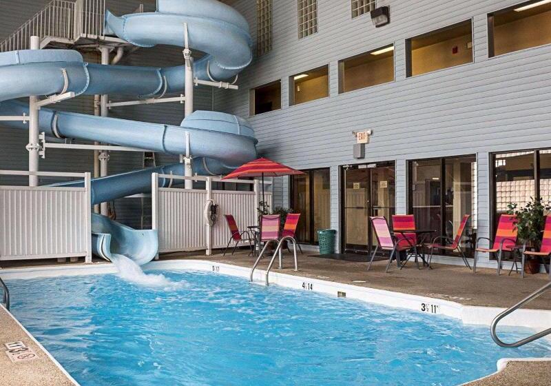 בית מלון כפרי Econo Lodge Black Hills