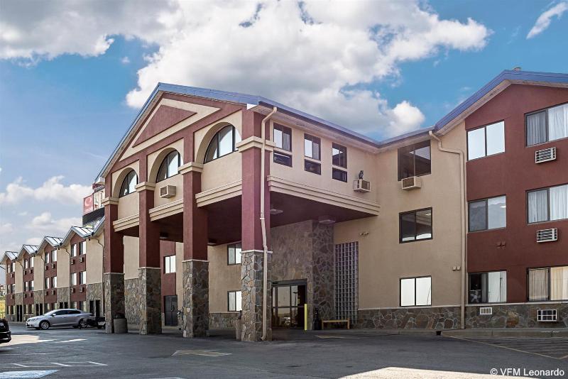 בית מלון כפרי Econo Lodge Black Hills