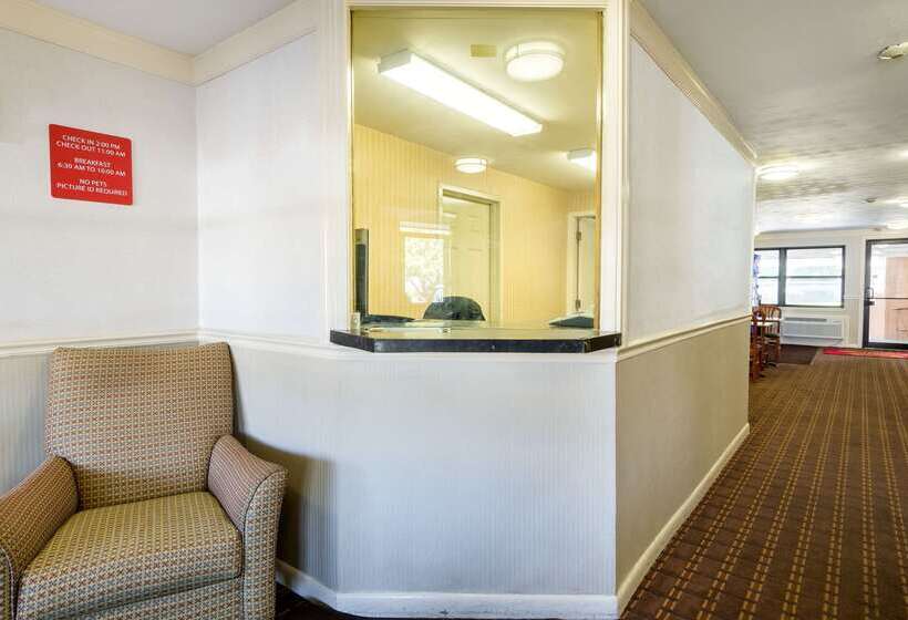 فندق Econo Lodge Bostonmalden